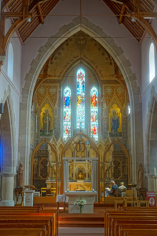 Fenster der Katholischen Kirche von Bellycastle