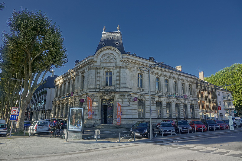 Französisches Verwaltungsgebäude