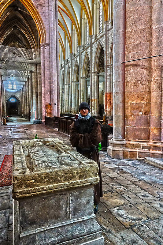 Der Wandermönch Franz von Bujor zu Besuch in der Kathedrale von Toul